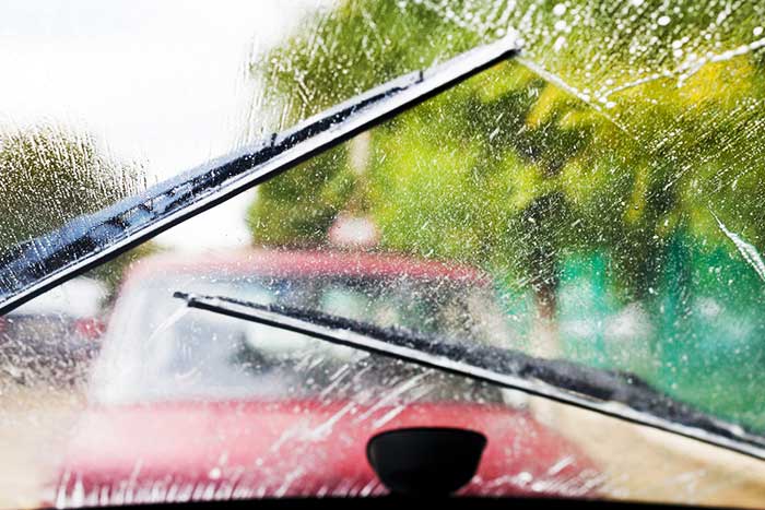 Pourquoi entretenir ses essuie-glaces - Accessoires Volkswagen